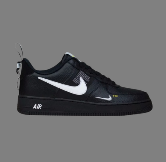 Tênis Nike Air Force 1 Utility Preto/Branco Premium